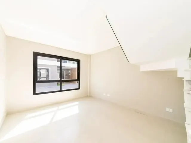 Casa 3 quartos e 3 banheiros, para alugar, no bairro Santa Felicidade em Curitiba