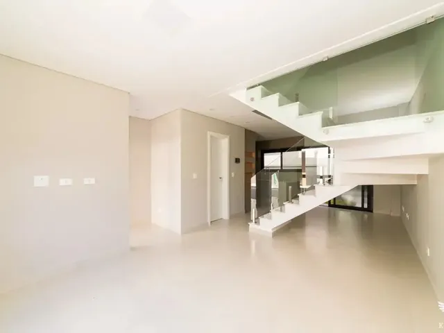 Casa 3 quartos e 3 banheiros, para alugar, no bairro Santa Felicidade em Curitiba