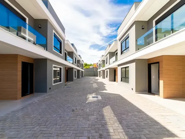 Casa 3 quartos e 3 banheiros, para alugar, no bairro Santa Felicidade em Curitiba