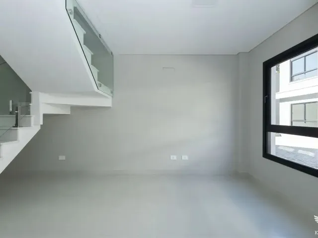 Sobrado 3 quartos e 3 banheiros, para alugar, no bairro Santa Felicidade em Curitiba