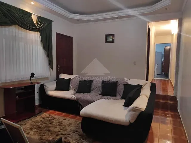 Sobrado com 141m² 5 quartos e 1 banheiro, à venda, no bairro Jardim Primavera em Mauá