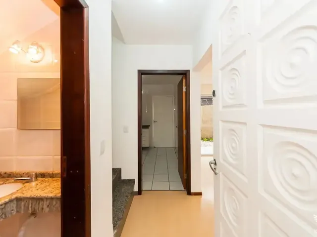 Casa 3 quartos e 3 banheiros, para alugar, no bairro Santa Felicidade em Curitiba