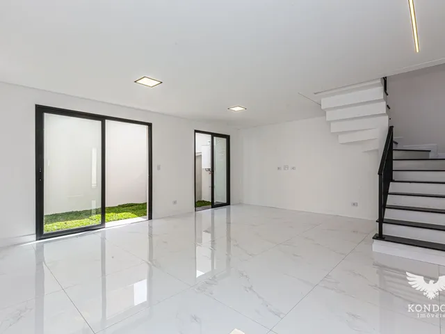Sobrado 3 quartos e 3 banheiros, para alugar, no bairro Santa Felicidade em Curitiba
