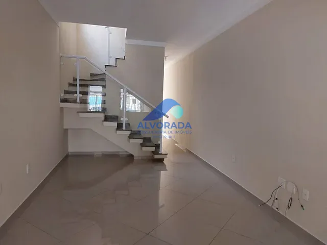 Sobrado com 125m² 3 quartos e 3 banheiros, para alugar, no bairro Jardim das Indústrias em São José dos Campos