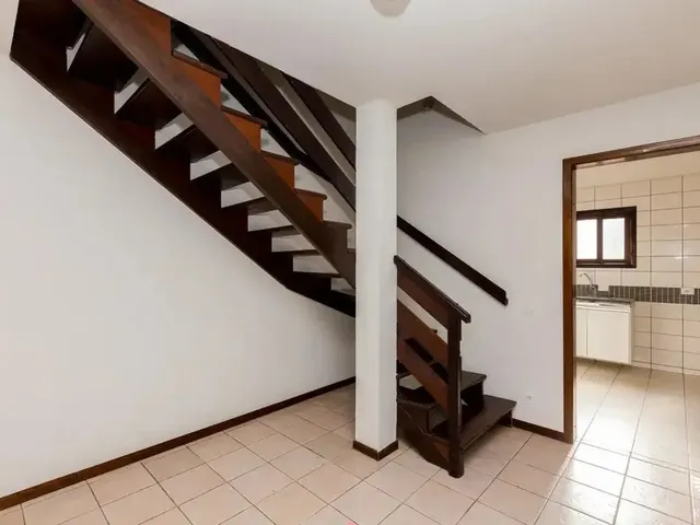 Casa com 5740m² 3 quartos e 3 banheiros, para alugar, no bairro São Braz em Curitiba