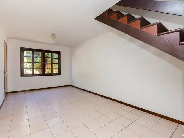 Casa com 5740m² 3 quartos e 3 banheiros, para alugar, no bairro São Braz em Curitiba