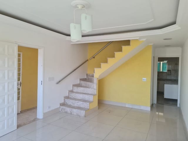 Sobrado com 125m² 3 quartos e 2 banheiros, à venda, no bairro Bela Vista em Osasco