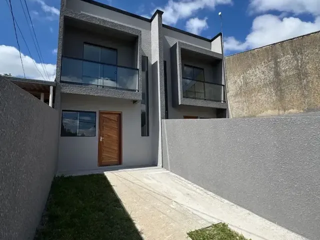 Sobrado 2 quartos e 1 banheiro, à venda, no bairro Campo de Santana em Curitiba