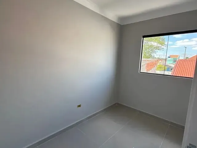 Sobrado 2 quartos e 1 banheiro, à venda, no bairro Campo de Santana em Curitiba