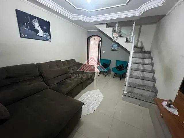 Sobrado com 125m² 3 quartos e 2 banheiros, à venda, no bairro Parque Aliança em Ribeirão Pires