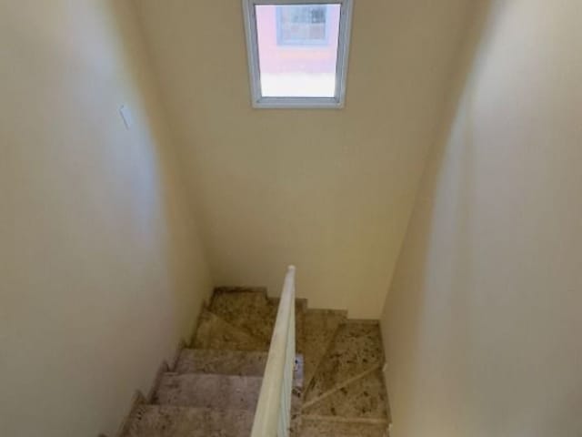 Sobrado com 67m² 2 quartos e 2 banheiros, à venda, no bairro Bairro Jardim Nossa Senhora das Graças em Cotia