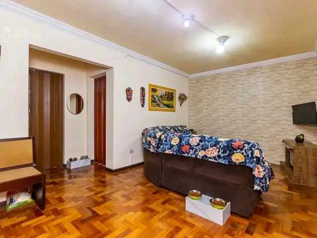 Casa 4 quartos e 3 banheiros, à venda, no bairro Xaxim em Curitiba
