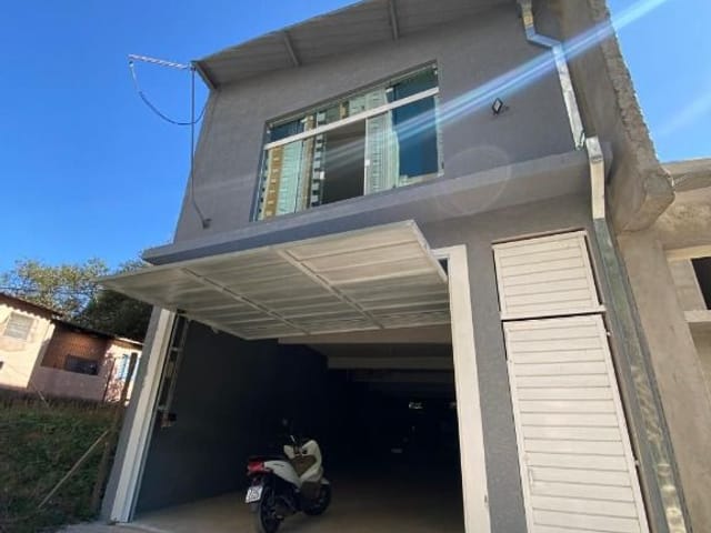 Sobrado com 200m² 2 quartos e 4 banheiros, à venda, no bairro Jardim Maria Helena em Barueri
