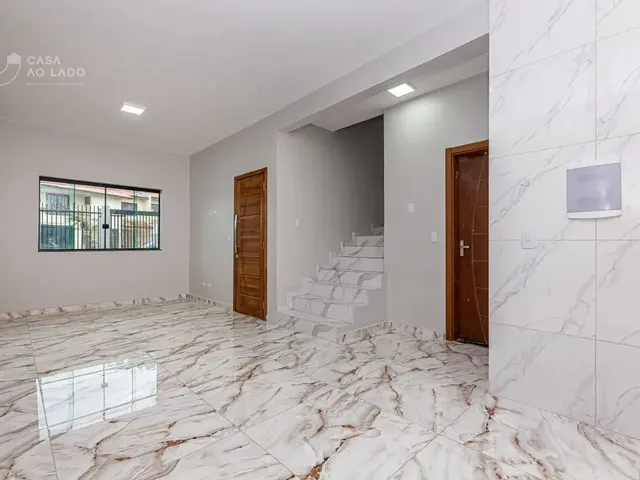 Sobrado 2 quartos e 3 banheiros, à venda, no bairro Uberaba em Curitiba