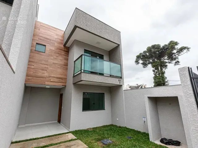 Sobrado 2 quartos e 3 banheiros, à venda, no bairro Uberaba em Curitiba