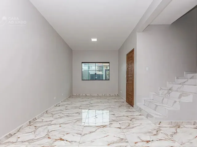 Sobrado 2 quartos e 3 banheiros, à venda, no bairro Uberaba em Curitiba