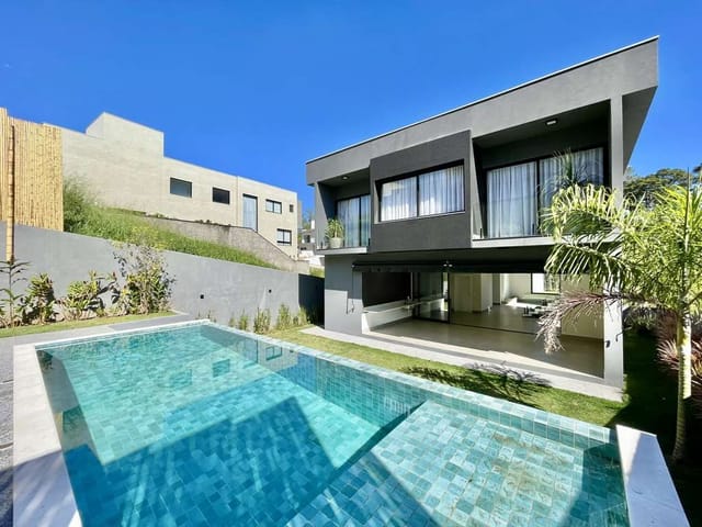 Sobrado com 500m² 4 quartos e 4 banheiros, à venda, no bairro Rio Cotia em Cotia