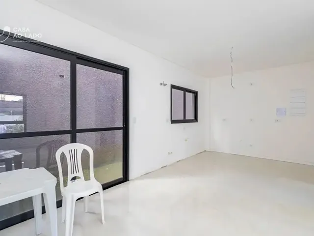 Casa 3 quartos e 5 banheiros, à venda, no bairro Água Verde em Curitiba