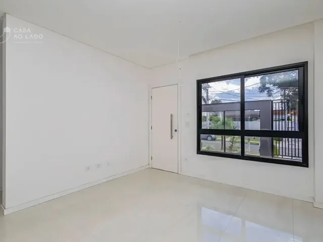 Casa 3 quartos e 5 banheiros, à venda, no bairro Água Verde em Curitiba