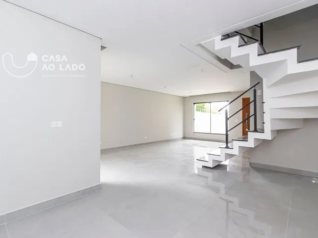 Casa 3 quartos e 3 banheiros, à venda, no bairro Pinheirinho em Curitiba