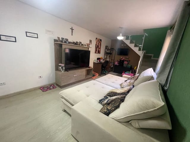 Sobrado com 152m² 3 quartos e 4 banheiros, à venda, no bairro Centro (Caucaia do Alto) em Cotia