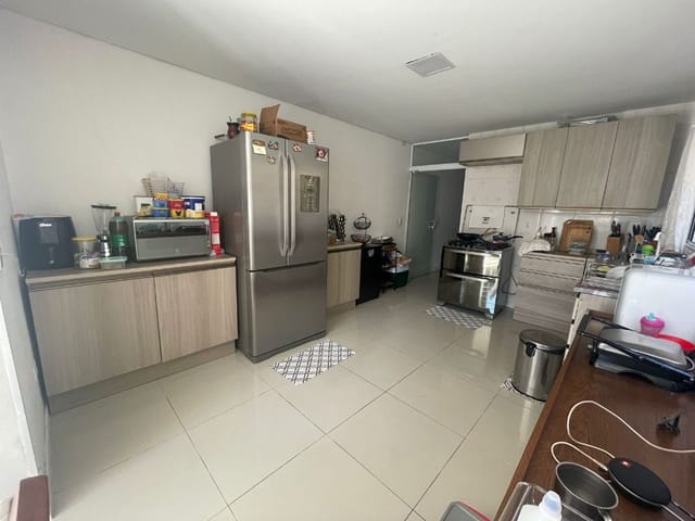 Sobrado com 152m² 3 quartos e 4 banheiros, à venda, no bairro Centro (Caucaia do Alto) em Cotia
