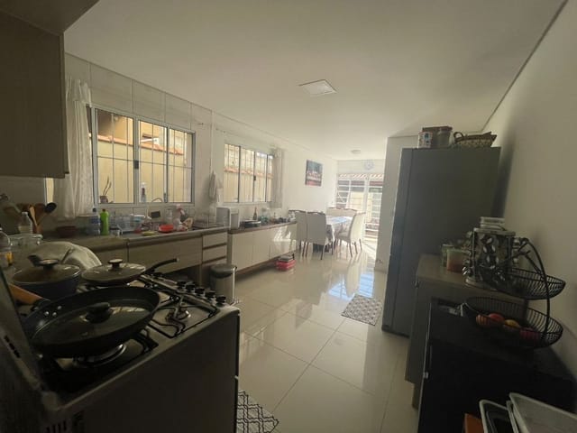 Sobrado com 152m² 3 quartos e 4 banheiros, à venda, no bairro Centro (Caucaia do Alto) em Cotia