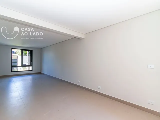 Sobrado 3 quartos e 5 banheiros, à venda, no bairro Hauer em Curitiba