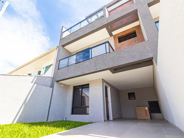 Sobrado 3 quartos e 5 banheiros, à venda, no bairro Hauer em Curitiba