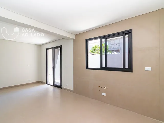 Casa 3 quartos e 5 banheiros, à venda, no bairro Hauer em Curitiba