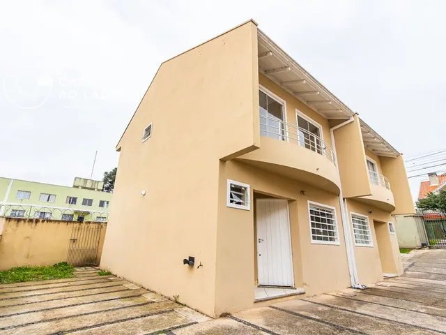 Sobrado 3 quartos e 3 banheiros, à venda, no bairro Guaíra em Curitiba