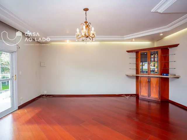 Casa 4 quartos e 4 banheiros, para alugar, no bairro Bom Retiro em Curitiba
