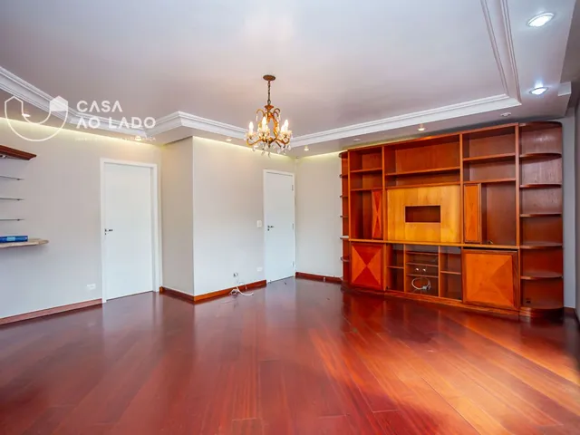 Casa 4 quartos e 4 banheiros, para alugar, no bairro Bom Retiro em Curitiba