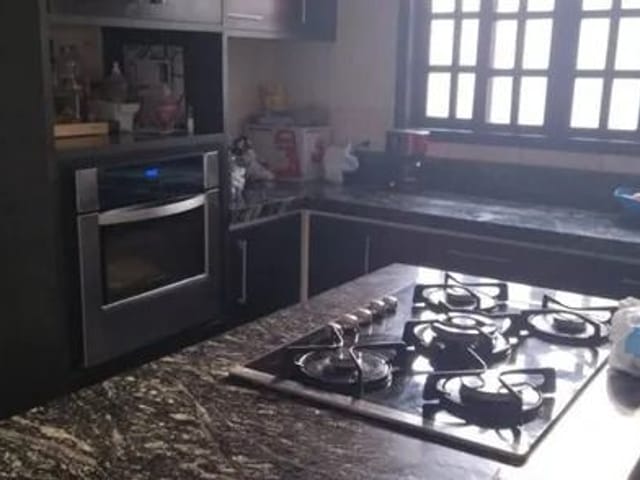 Sobrado com 157m² 4 quartos e 3 banheiros, à venda, no bairro Vila Rei em Mogi das Cruzes