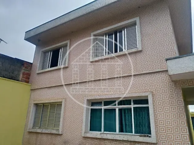 Sobrado com 250m² 4 quartos e 2 banheiros, à venda, no bairro Vila Quintana em São Paulo