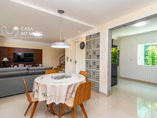 Casa 3 quartos e 4 banheiros, à venda, no bairro São Lourenço em Curitiba