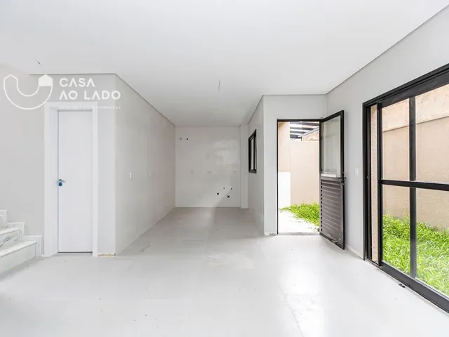 Casa 3 quartos e 4 banheiros, à venda, no bairro Mercês em Curitiba