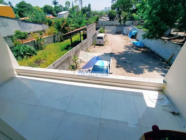 Sobrado com 600m² 3 quartos e 1 banheiro, à venda, no bairro Jardim Limoeiro em São José dos Campos