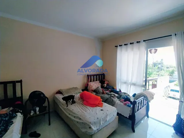Sobrado com 600m² 3 quartos e 1 banheiro, à venda, no bairro Jardim Limoeiro em São José dos Campos
