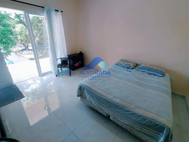 Sobrado com 600m² 3 quartos e 1 banheiro, à venda, no bairro Jardim Limoeiro em São José dos Campos