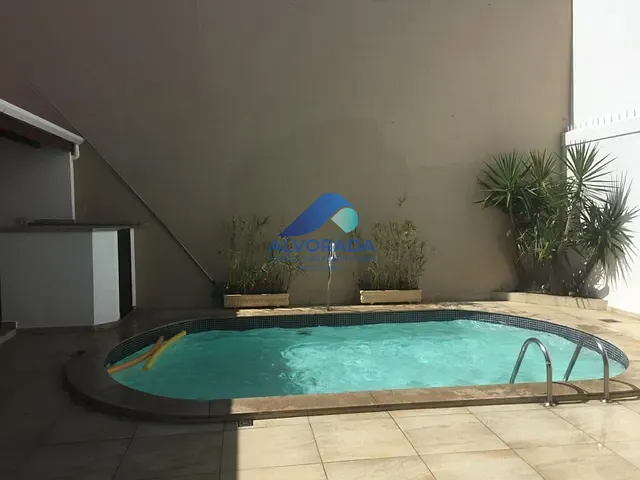 Sobrado com 340m² 4 quartos e 6 banheiros, à venda, no bairro Vila Paraíba em Guaratinguetá