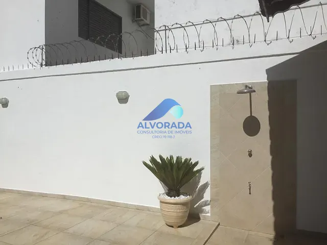 Sobrado com 340m² 4 quartos e 6 banheiros, à venda, no bairro Vila Paraíba em Guaratinguetá