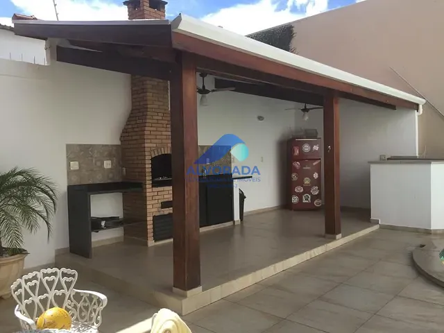 Sobrado com 340m² 4 quartos e 6 banheiros, à venda, no bairro Vila Paraíba em Guaratinguetá