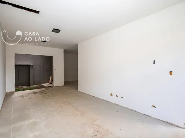 Casa 3 quartos e 3 banheiros, à venda, no bairro Bacacheri em Curitiba