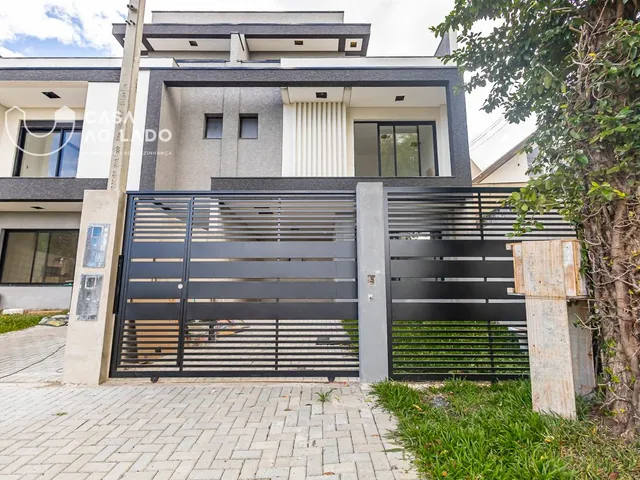 Casa 2 quartos e 3 banheiros, à venda, no bairro Bacacheri em Curitiba