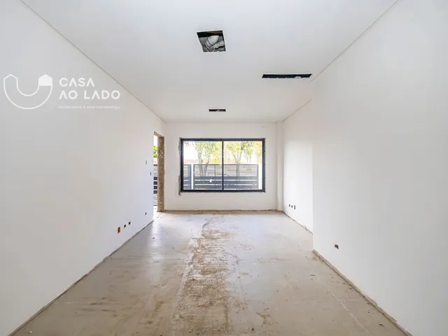 Casa 2 quartos e 3 banheiros, à venda, no bairro Bacacheri em Curitiba
