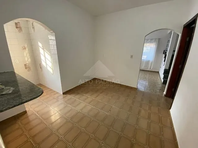 Sobrado com 150m² 5 quartos e 3 banheiros, à venda, no bairro Vila Noêmia em Mauá