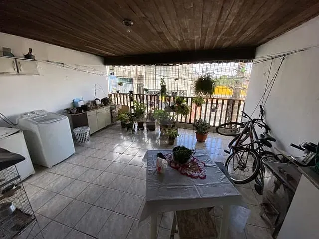 Sobrado com 130m² 7 quartos e 1 banheiro, à venda, no bairro Jardim Zaira em Mauá