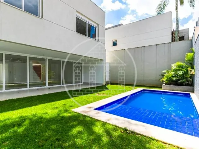 Sobrado com 525m² 4 quartos e 1 banheiro, à venda, no bairro Granja Julieta em São Paulo