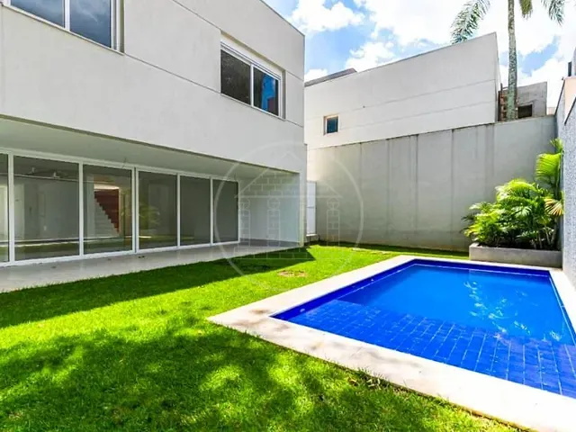 Sobrado com 525m² 4 quartos e 1 banheiro, à venda, no bairro Granja Julieta em São Paulo